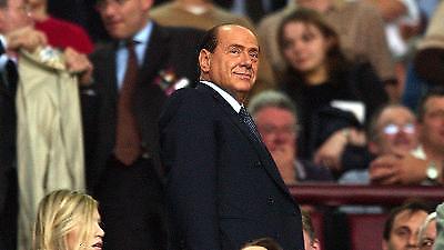 Ύμνοι Μπερλουσκόνι για Φαν Μπάστεν, Μότζι