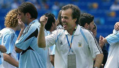 Στον πάγκο της Χιλής ο Μπιέλσα