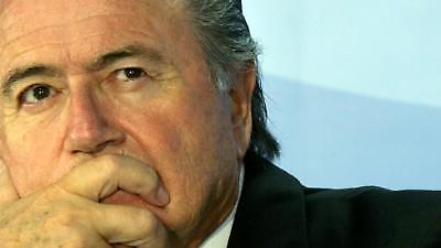 Ακραία μέτρα εξετάζει ο Μπλάτερ