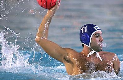 Η ''ναυμαχία'' του Πειραιά...