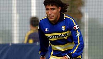 Επέκταση συμβολαίου σε τρεις στην Πάρμα