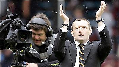 «Σφήκα» για τρία ακόμα χρόνια