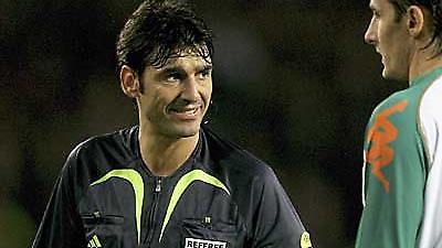 Ο Μπουσάκα «σφυρίζει» στον τελικό του UEFA