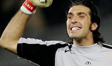 Ανανέωσε ο Μπουφόν