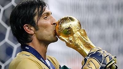 Μπουφόν: «Μεγάλες ευθύνες ο τίτλος του παγκόσμιου πρωταθλητή»