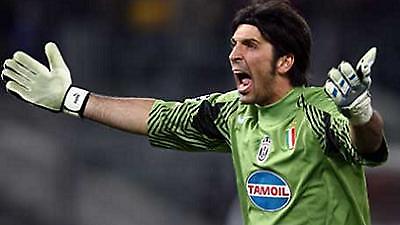 Βλέπουν Μπουφόν, Τσέλσι και Μάντσεστερ Γιουνάιτεντ