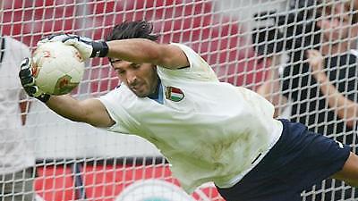 Διέψευσε για Μπουφόν ο Μπερλουσκόνι