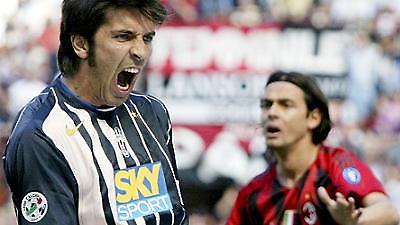 Μπουφόν, Αμέλια «κοιτάζει» η Μίλαν