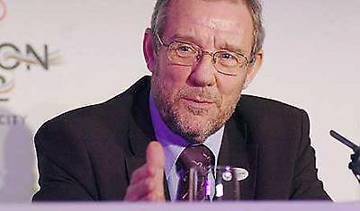 Σάλαρι-καπ στην Πρέμιερσιπ θέλει ο Υπουργός