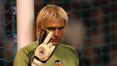 Για πάντα «νυχτερίδα» ο Κανιθάρες