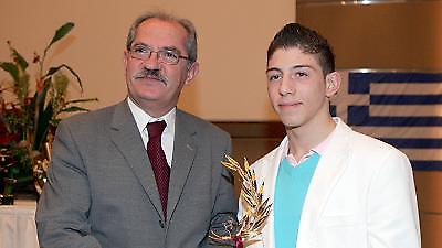 Χάλκινος ο Τσακμάκης