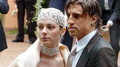 Του λείπει η γυναίκα του…