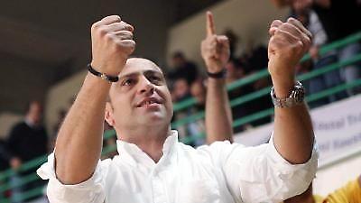 Πορτοκαλί ...πέλεκυς