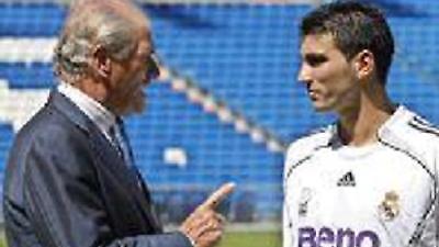 Καλντερόν: «Θα μείνει για πάντα στη Ρεάλ ο Ρέγες»