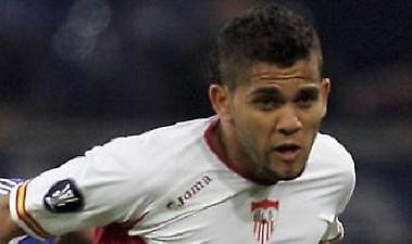 Στο «κυνήγι» για Ντάνιελ Άλβες και η Μίλαν