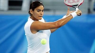 Πτώση 30 θέσεων για τη Δανιηλίδου