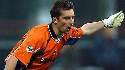 Αρπάζει την ευκαιρία ο Ντε Σάντις