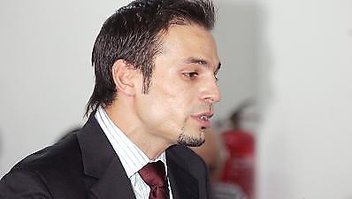 Πεδίο μάχης το… γήπεδο