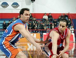 Νέα Σμύρνη για τετράδα