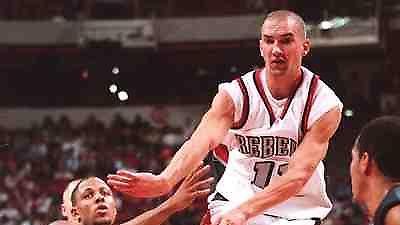 Τρεις αγωνιστικές στον Ντίκελ