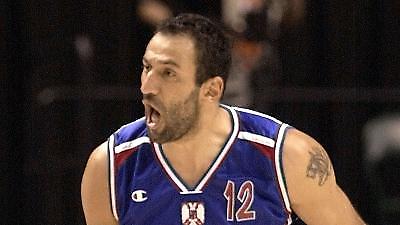 Ραλίστας ύψους 2.13 μ.!