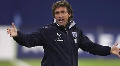 Πανό υπέρ Ντολ από τους παίκτες του Αμβούργου!