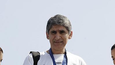 Παραμένει στο πόστο του ο «δράκος»