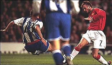 Ο Ντούσερ συζητάει με τη Νιούκαστλ