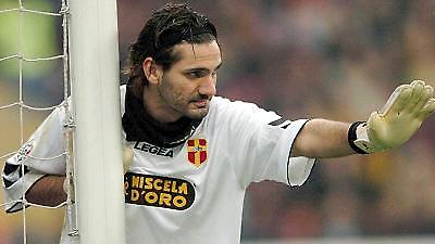 Ανανεώνει ο Ντόνι, στον πάγκο ο «Ελέ»