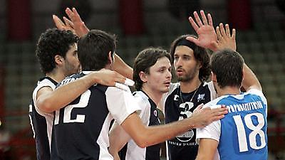 «Αυλαία» με χαμόγελα