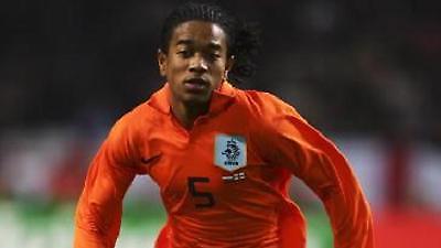 «Κοιτάζει» Εμάνουελσον η «Μπάρτσα»