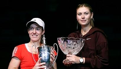 Βασίλισσα των κορτς η Ενάν