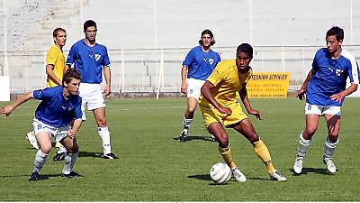 Πρόκριση για τα αουτσάιντερ