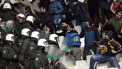 Επεισόδια έξω από το ΟΑΚΑ