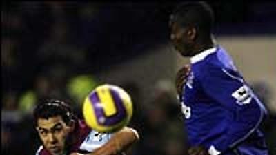 Premier League: Πικρά «ζαχαρωτά» για τα «σφυριά»