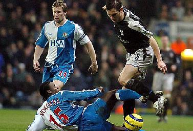 «Κατηγορώ» της ομοσπονδίας σε Μπλάκμπερν και Τσέλσι