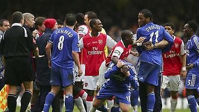 Αρνούνται τις κατηγορίες της FA Εμπουέ και Αντεμπαγιόρ