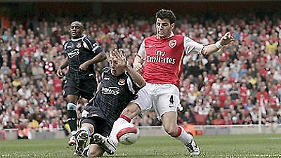 «Ενδιαφερόμαστε για τον Φάμπρεγκας»