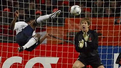 Παραμένει «Οράνιε» ο Φαν ντερ Σαρ