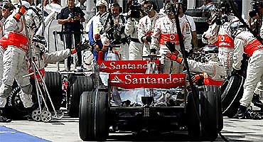 Τιμωρία για Αλόνσο, πρωτιά για Χάμιλτον!