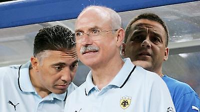 Βλέπει και άλλους…