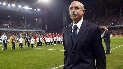 Αλλάζει τσιπάκι και βλέπει ντέρμπι