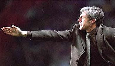 Ο Λουί Φερναντές στο πάγκο της Μπέτις