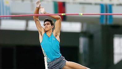 Όλο το καλό επί κοντώ στα «Παπαφλέσσεια»