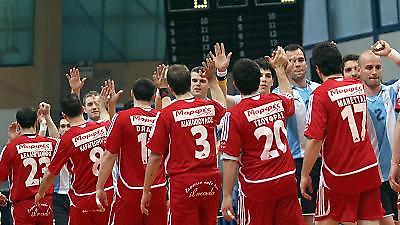 Αυλαία με ντέρμπι