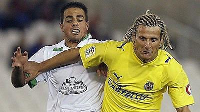 Ντύνεται «ροχιμπλάνκο» ο Φορλάν