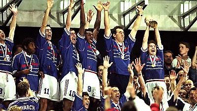 Οι απονομές στην εξέδρα