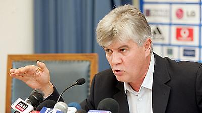 Διάλογος ως το Γενάρη…