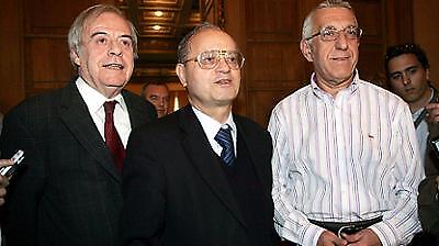 Αρχίζει το γκρέμισμα