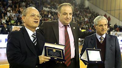 A1: «Αρχηγών» παρόντων…